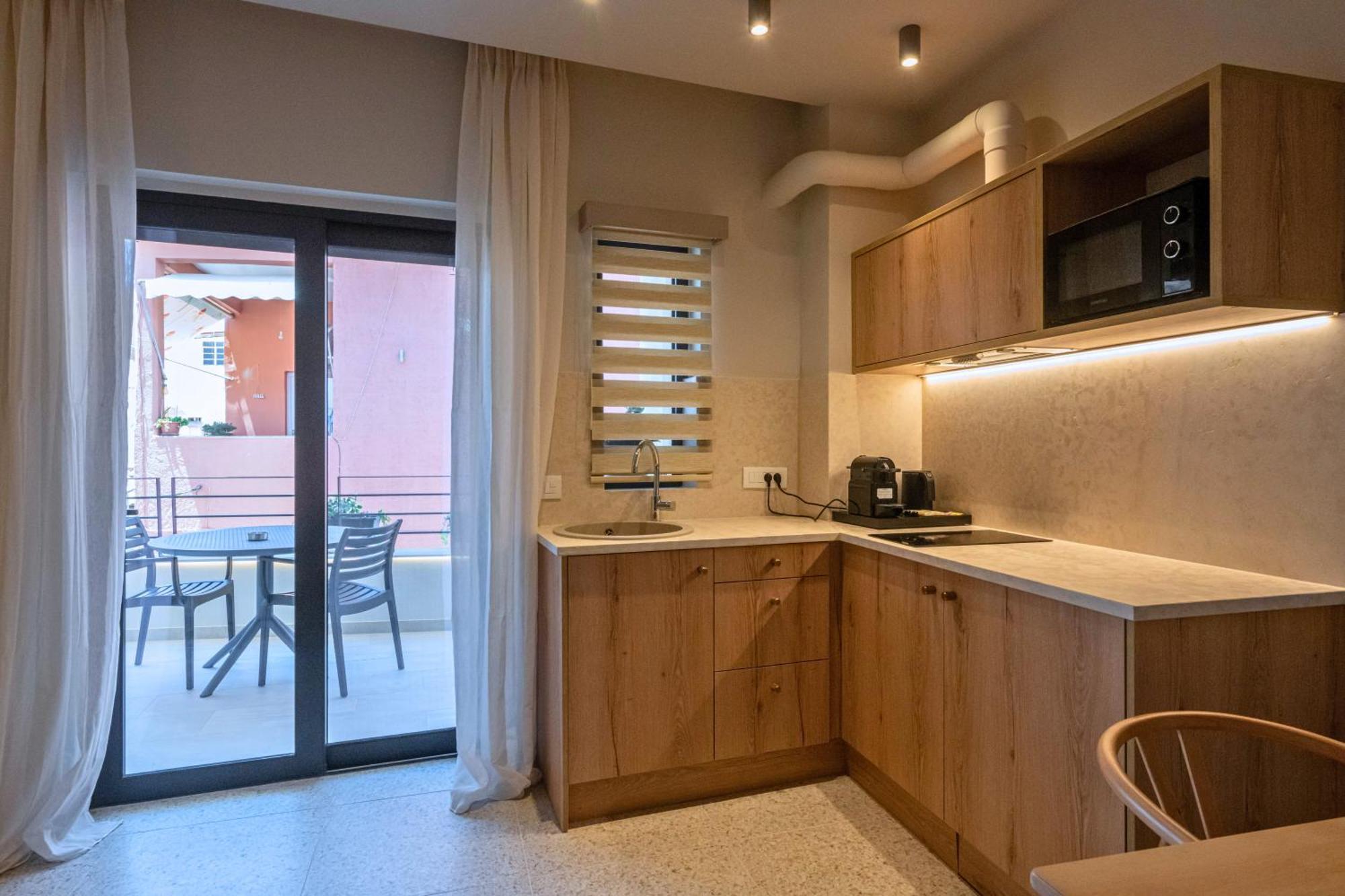 Asklipiou Cube - Kalamata Mediterranean Suites Exterior photo